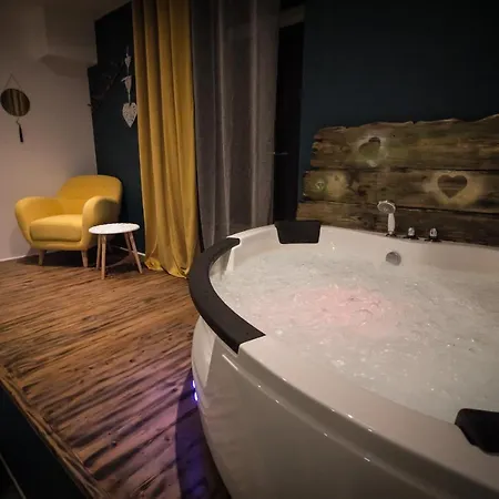 ** Au Canal Du Midi - Jaccuzzi & Luxueux ** Apartment