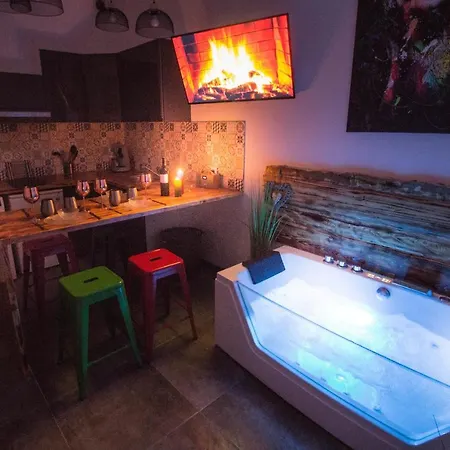 Apartment ** Au Canal Du Midi - Jaccuzzi & Luxueux ** *