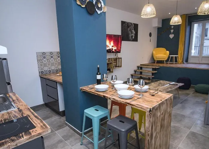 Au Canal Du Midi - Au Coeur De La Carcassonne